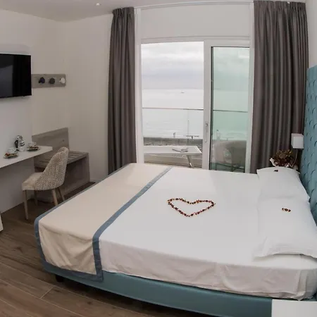 Ariston Hotel 3*