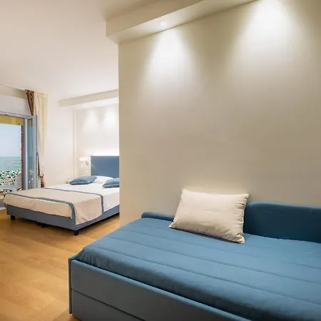 Ariston Hotel 3*