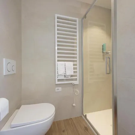 Ariston 3*