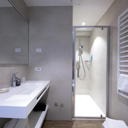 Ariston 3*